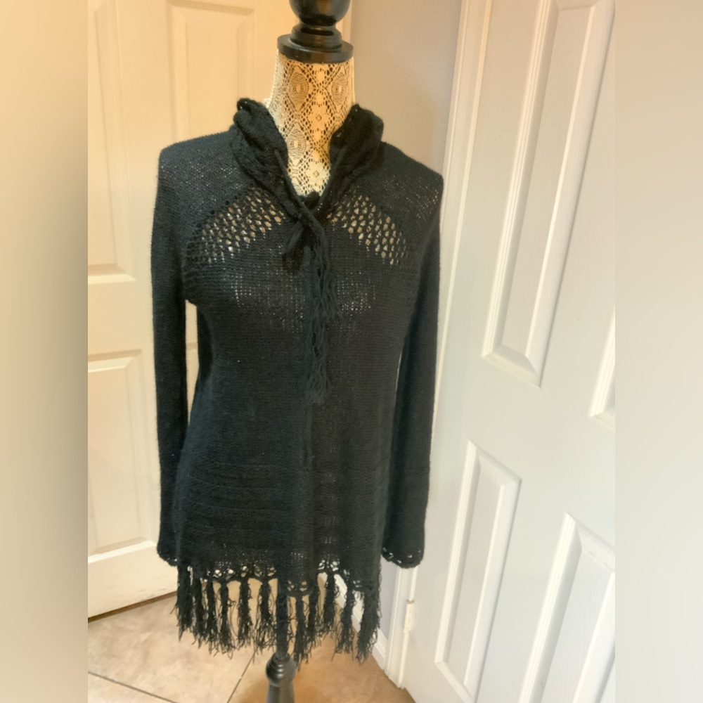 Elan fringe knit sweater size medium NWT